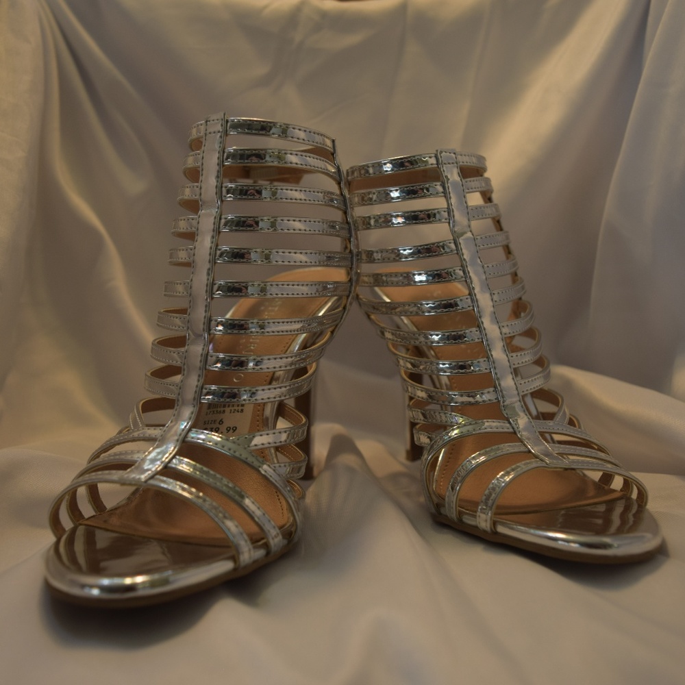 Christian Siriano Womens Silver Krissy Caged Pump